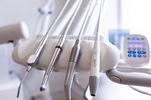 Дентальный имплантаты